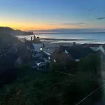 From House Close To The Sea 度假居 *